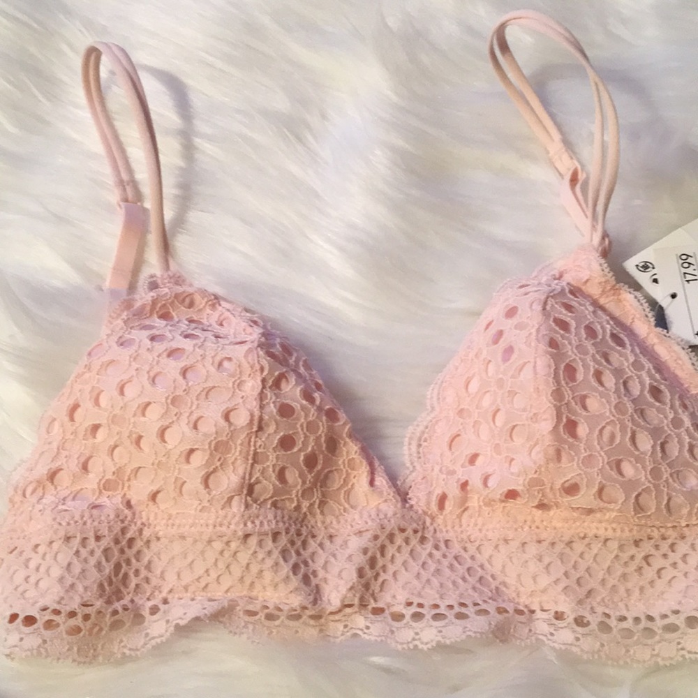 Lovely Triangle Bra w light Pads💕 - Picture 2 of 7